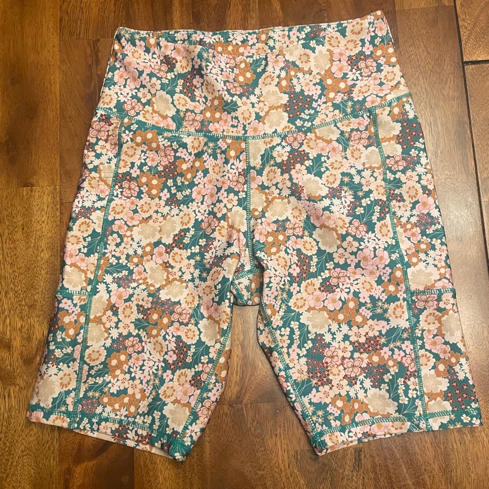 Floral biker shorts with pockets